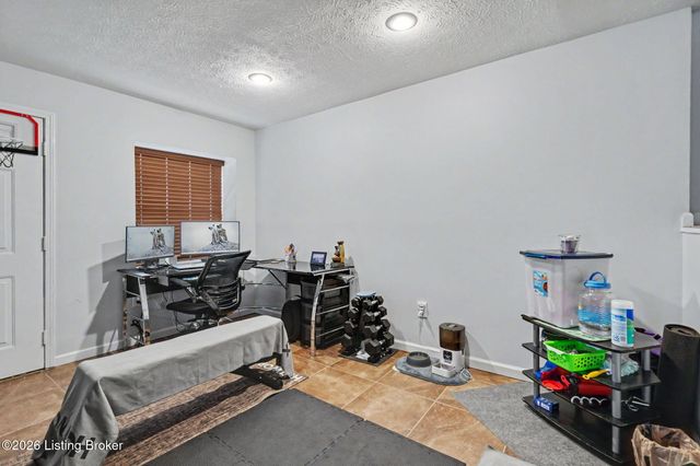 1100 E Oak St, Louisville, KY 40204