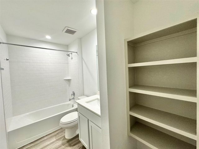 1107 Curly Angora Court, Rosharon, TX 77583