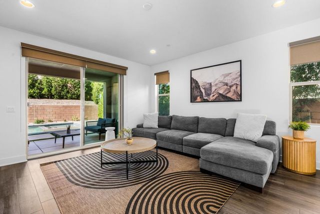 35821 Cannon Drive, Palm Desert, CA 92211