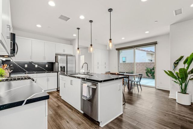 35821 Cannon Drive, Palm Desert, CA 92211