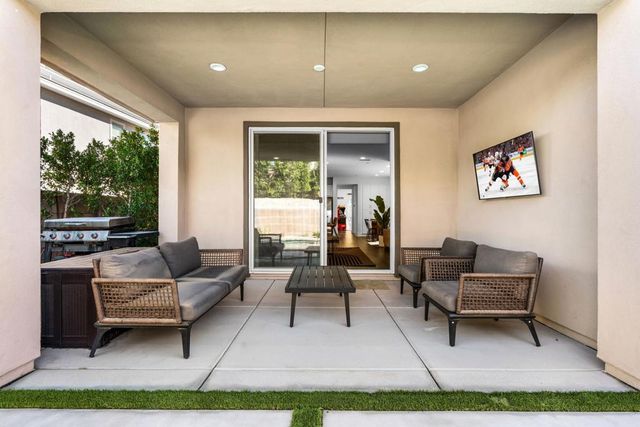 35821 Cannon Drive, Palm Desert, CA 92211