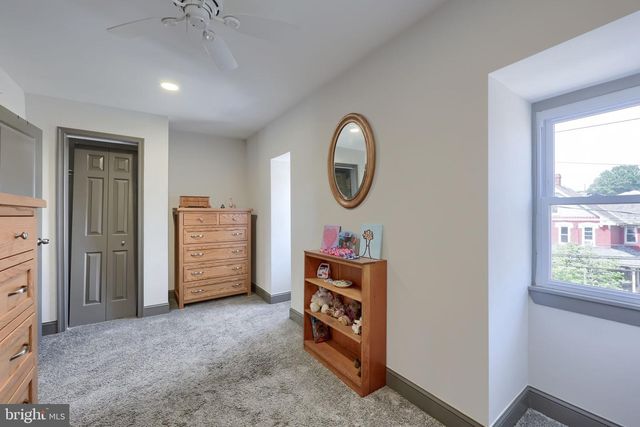 338 N 3RD ST, Columbia, PA 17512