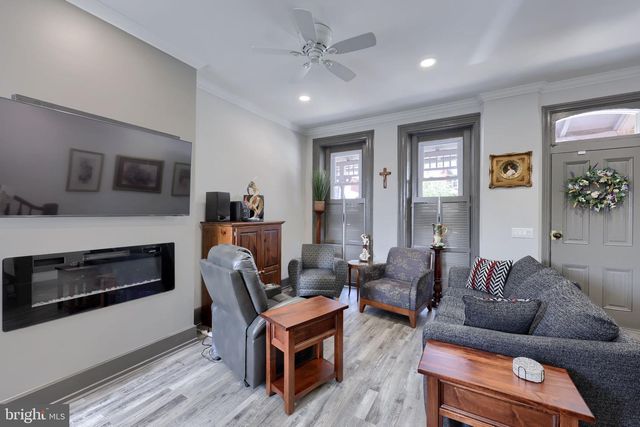 338 N 3RD ST, Columbia, PA 17512