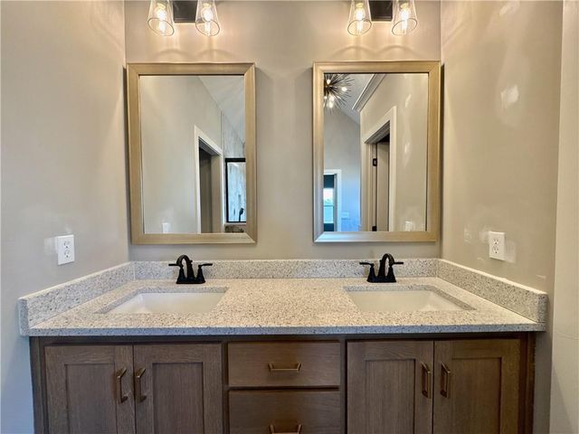 12775 NW Larkspur Lane, Platte City, MO 64079