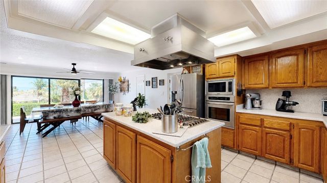 17850 Vista Del Lago, Riverside, CA 92503