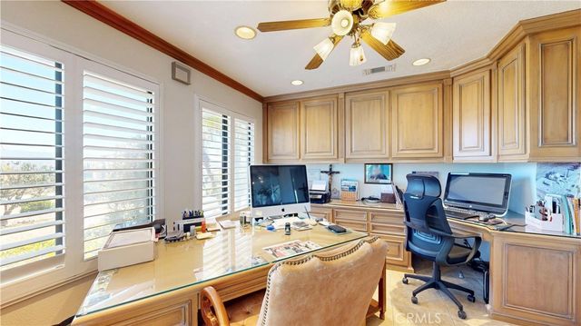 17850 Vista Del Lago, Riverside, CA 92503