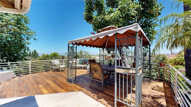 17850 Vista Del Lago, Riverside, CA 92503