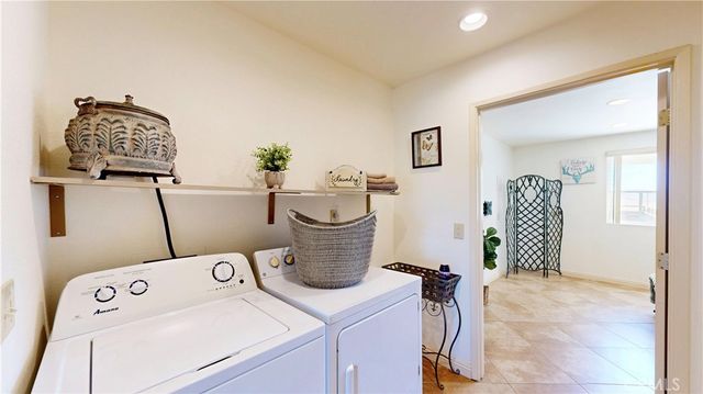 17850 Vista Del Lago, Riverside, CA 92503