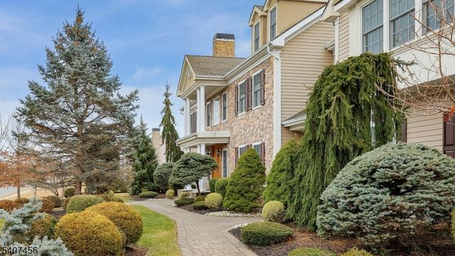 1 Hayduk Dr, Edison Twp., NJ 08820