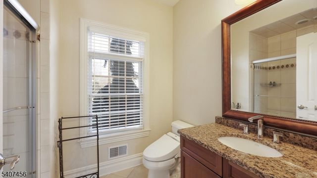 1 Hayduk Dr, Edison Twp., NJ 08820