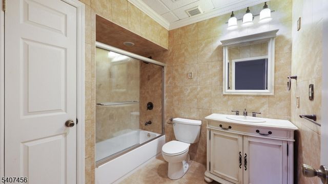 1 Hayduk Dr, Edison Twp., NJ 08820