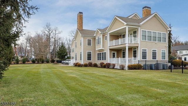 1 Hayduk Dr, Edison Twp., NJ 08820