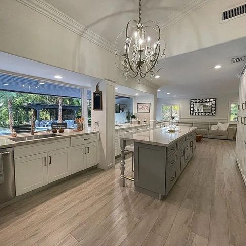 8801 SW 124th St, Miami, FL 33176