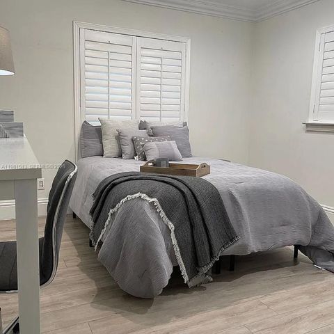 8801 SW 124th St, Miami, FL 33176