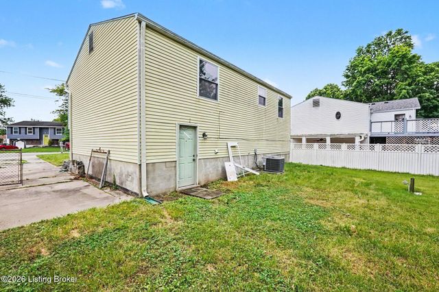 4505 Mesa Ct, Louisville, KY 40229