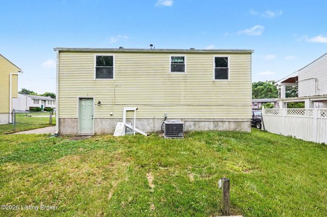 4505 Mesa Ct, Louisville, KY 40229