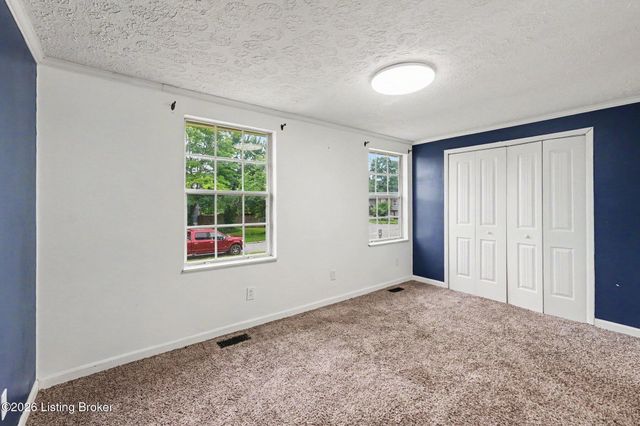4505 Mesa Ct, Louisville, KY 40229