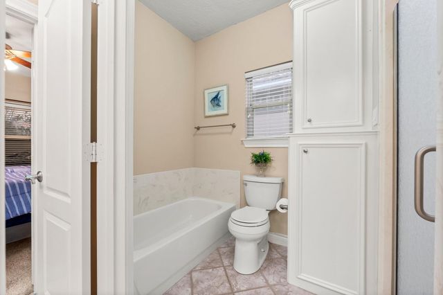 26 Englewood Court, Montgomery, TX 77356