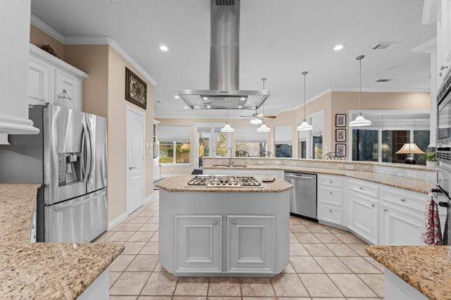 26 Englewood Court, Montgomery, TX 77356
