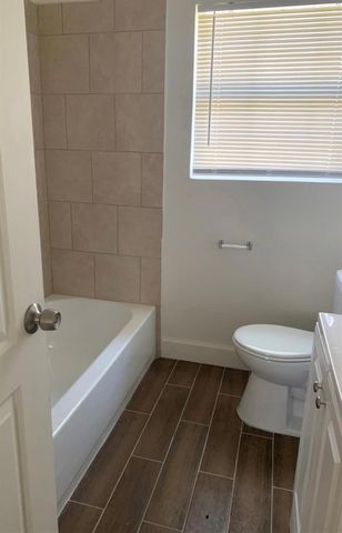 10430 Wicklowe Street, Houston, TX 77016