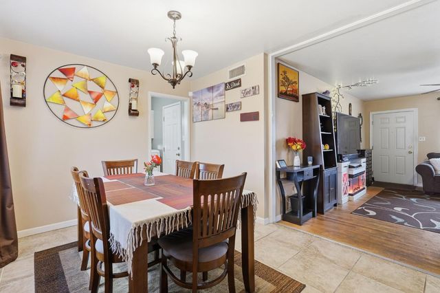 7112 Delhaven Way, North Highlands, CA 95660
