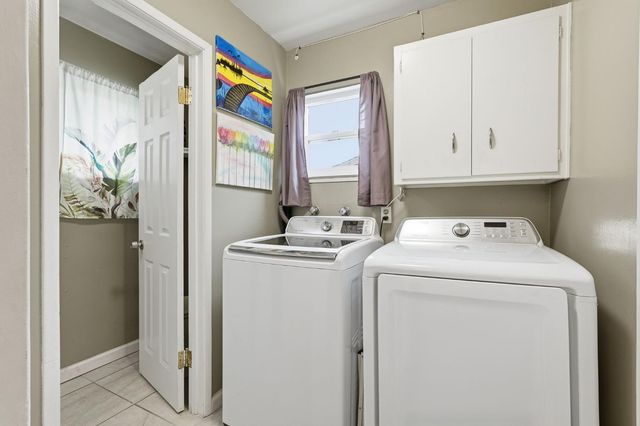 7112 Delhaven Way, North Highlands, CA 95660