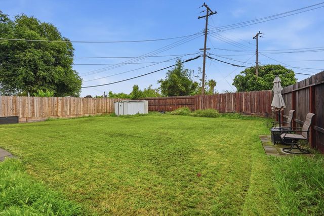 7112 Delhaven Way, North Highlands, CA 95660
