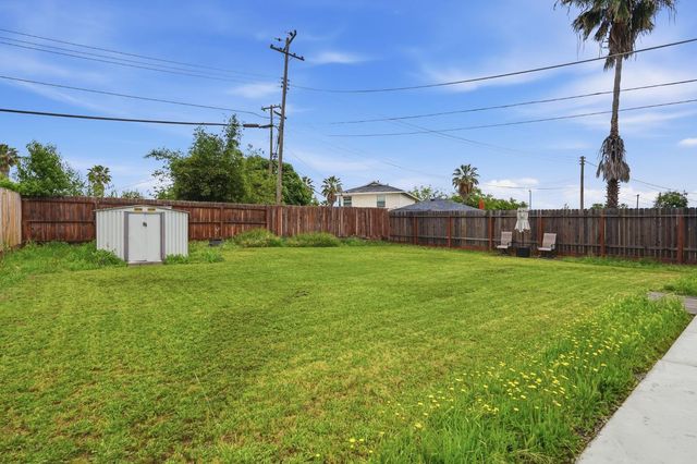 7112 Delhaven Way, North Highlands, CA 95660