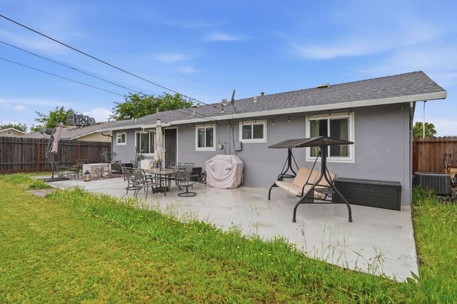 7112 Delhaven Way, North Highlands, CA 95660