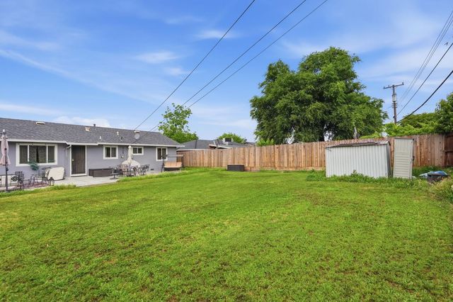 7112 Delhaven Way, North Highlands, CA 95660