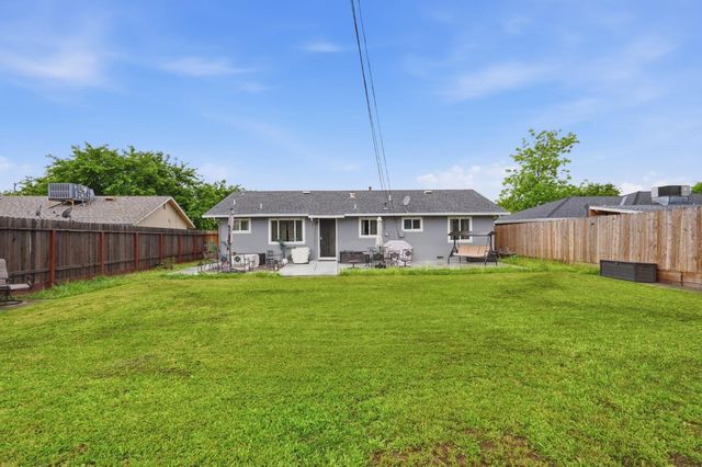 7112 Delhaven Way, North Highlands, CA 95660
