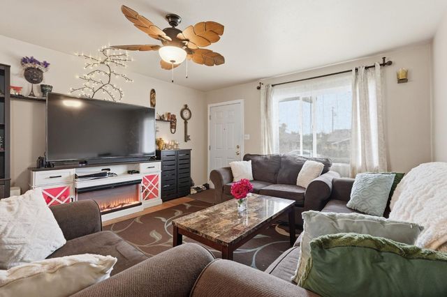 7112 Delhaven Way, North Highlands, CA 95660