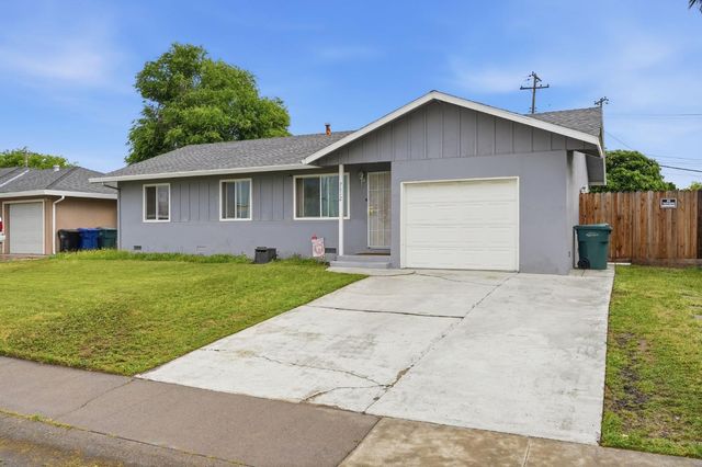 7112 Delhaven Way, North Highlands, CA 95660