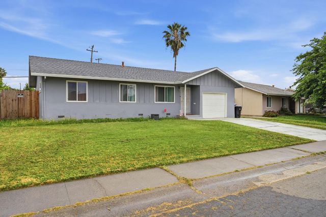 7112 Delhaven Way, North Highlands, CA 95660