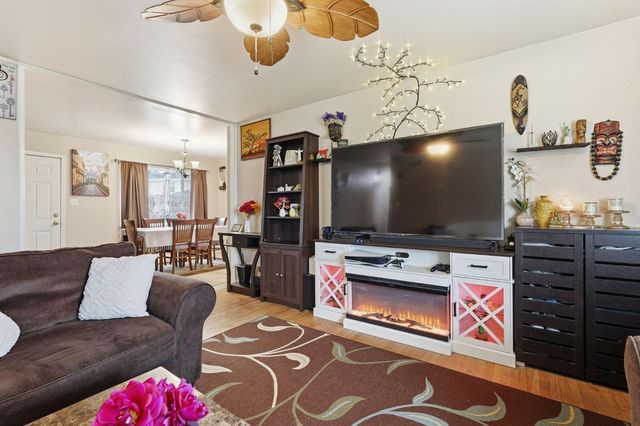 7112 Delhaven Way, North Highlands, CA 95660