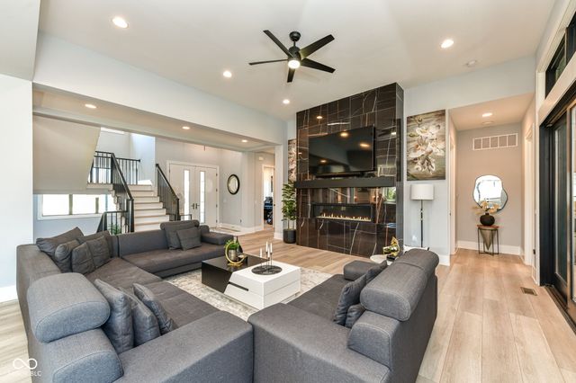 3973 Club Ridge Estates, Zionsville, IN 46077