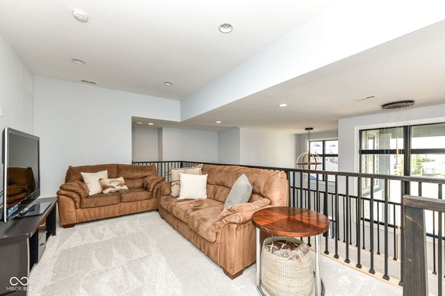 3973 Club Ridge Estates, Zionsville, IN 46077
