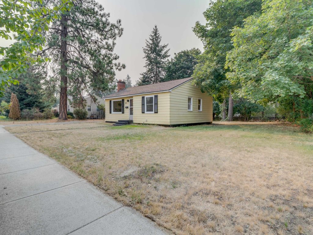 3011 W Rowan Ave, Spokane, WA 99205 photo 2