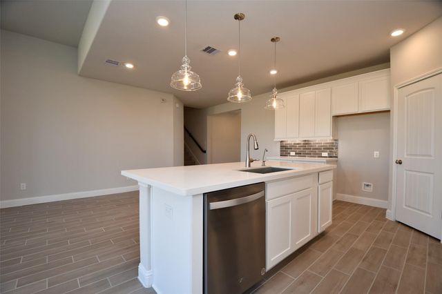 19722 Dwight Eisenhower, Cypress, TX 77433