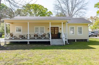 1056 Lynn Romero Drive, Breaux Bridge, LA 70517