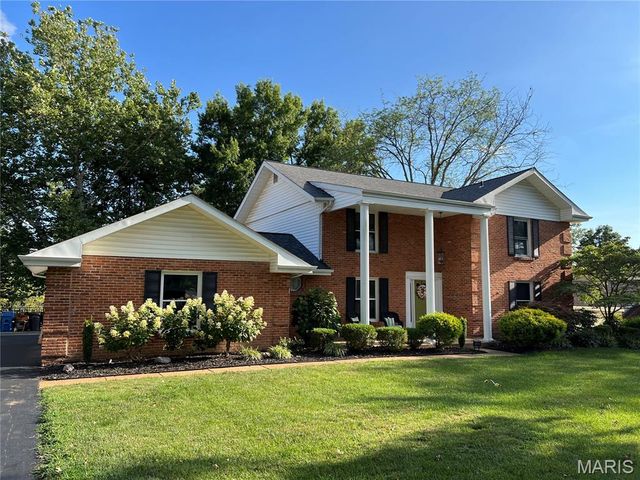 538 Kenilworth Lane, Ballwin, MO 63011