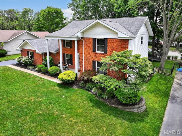 538 Kenilworth Lane, Ballwin, MO 63011