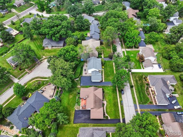 538 Kenilworth Lane, Ballwin, MO 63011
