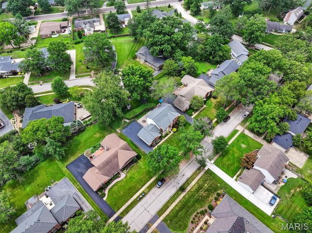538 Kenilworth Lane, Ballwin, MO 63011