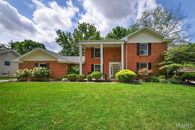 538 Kenilworth Lane, Ballwin, MO 63011