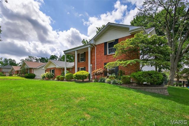 538 Kenilworth Lane, Ballwin, MO 63011