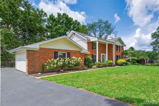 538 Kenilworth Lane, Ballwin, MO 63011