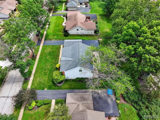 538 Kenilworth Lane, Ballwin, MO 63011