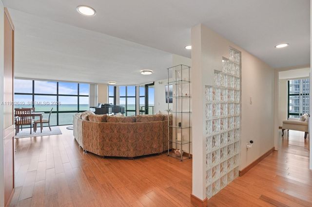 6423 Collins Avenue 1005, Miami Beach, FL 33141