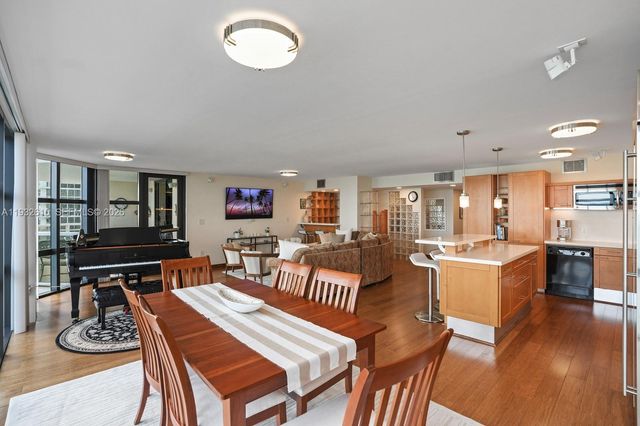 6423 Collins Avenue 1005, Miami Beach, FL 33141